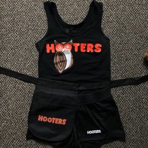 EUC Authentic Hooters Uniform!